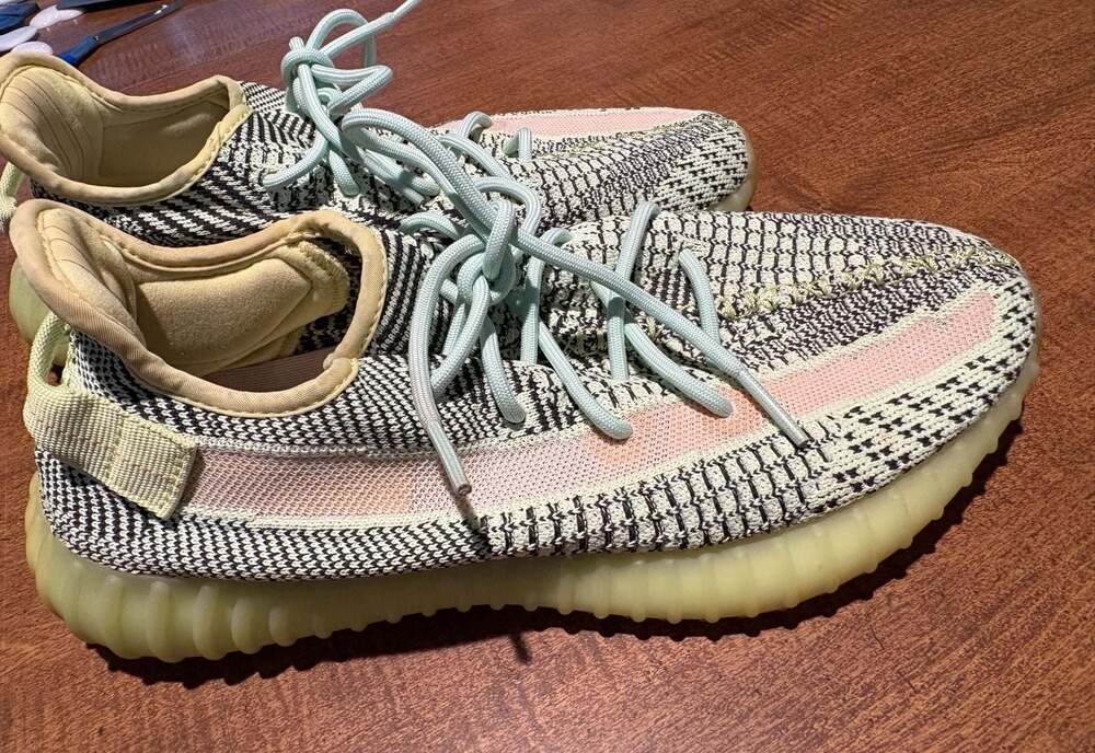 Adidas Yeezy Boost 350 V2 Yecheil Size 10.5 - Picture 12 of 13
